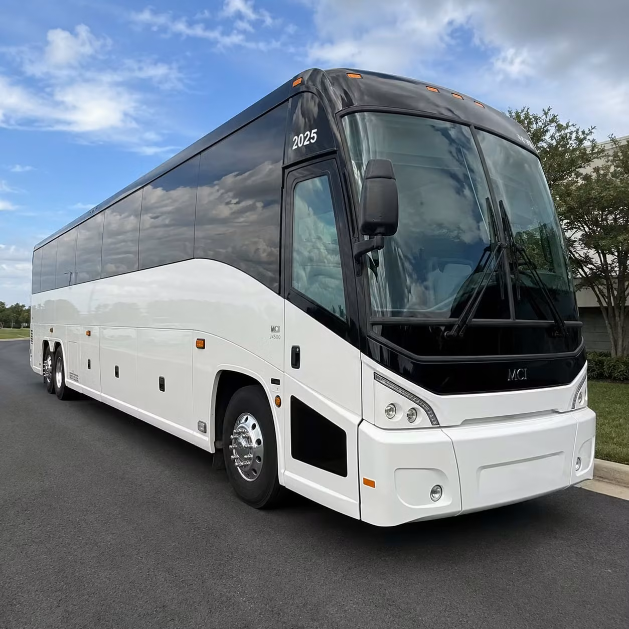 employee shuttle services for kirkland s growing tech and business corridor